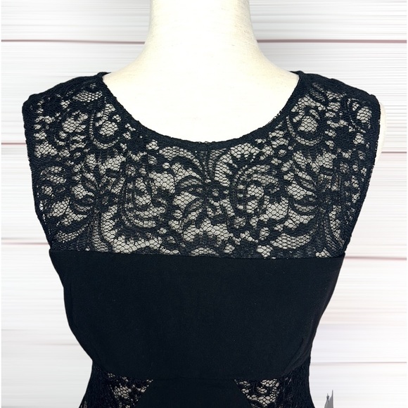 NWT Vera Wang Little Black Cocktail Sheath Dress Sleeveless Lace Panels US 6 - Picture 5 of 13